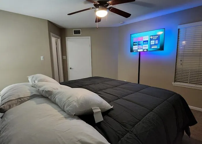 Med Center Charm 2Br Haven