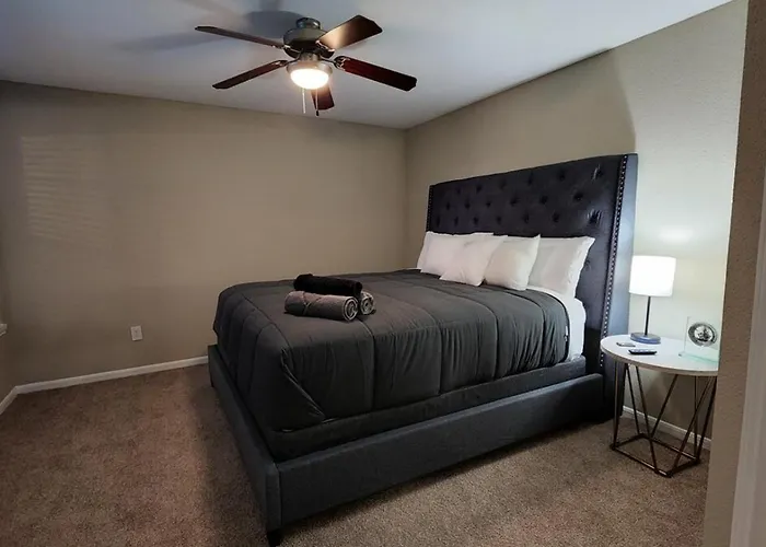 Med Center Charm 2Br Haven